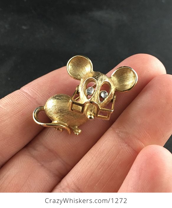 Adorable Vintage Gold Tone Avon Mouse Brooch Pin with Articulated Glasses That Move up and down - #PxJ9q78VKqE-1