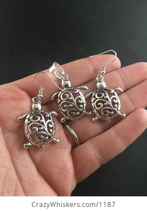 Beautiful Turtle and Swirl Pendant and Earrings Jewelry Set - #ehGzkwtW9EM-1