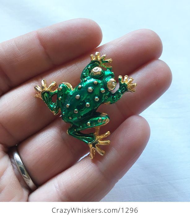 Cute Green and Gold Tone Frog Brooch Pin - #HwLc21S7sPE-1