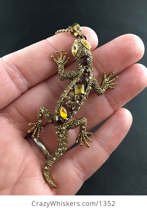 Stunning Gecko Lizard Pendant with Topaz Rhinestones on Vintage Gold Tone - #5rnlayXNeuM-1