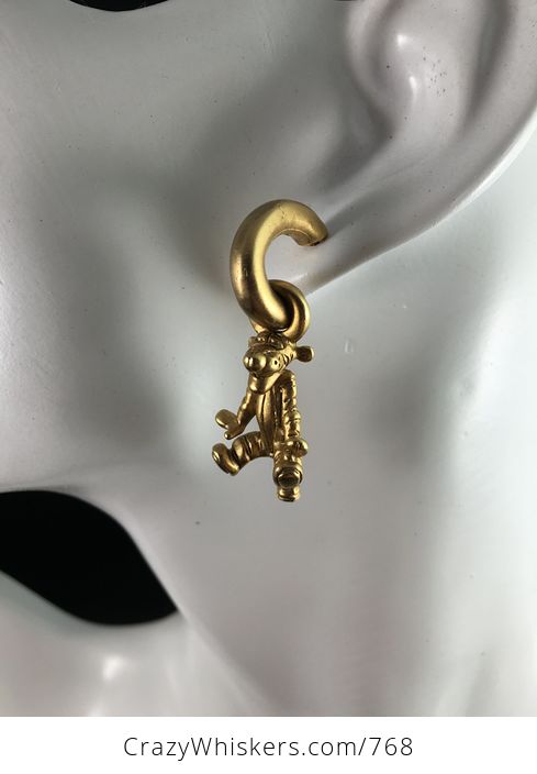 Vintage Gold Tone Bouncing Tigger Earrings by Disney - #uFRwCkCuaGE-1