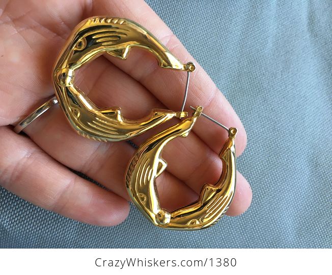 Vintage Gold Toned Circular Hollow Whale Earrings - #PIgF9xRUzOg-1