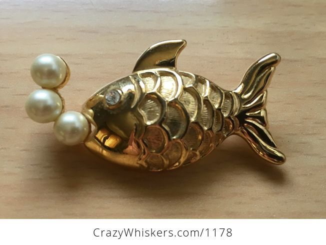 Vintage Marvella Gold Tone Fish Brooch Pin with Pearl Bubbles - #CSqCNdZJ2vc-2