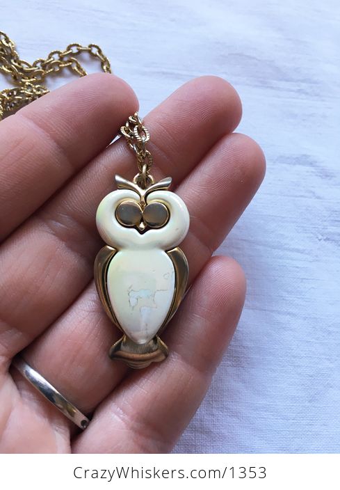 Vintage Opalescent and Gold Toned Owl Necklace Shipping Included in Price - #tY9Ea76BDoM-2