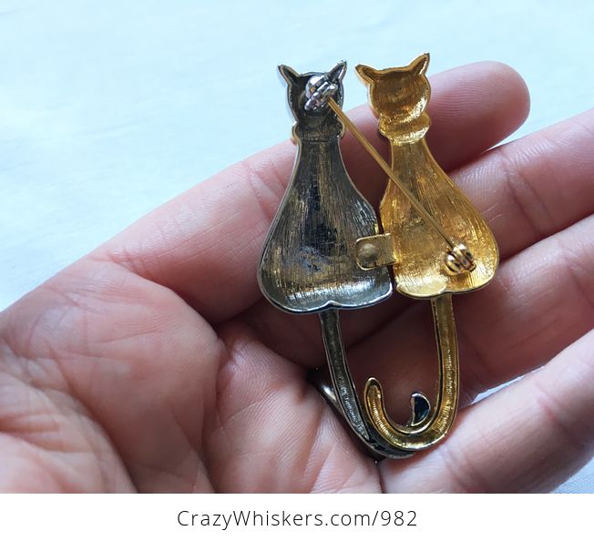 Vintage Two Toned Shiny Gold and Silver Sitting Cats Brooch Pin - #kSdcI8ukM00-2