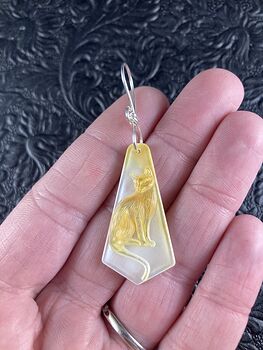 Cat Mother of Pearl Carved Shell Jewelry Pendant #iFiPYJEPCAY