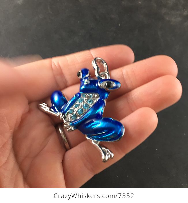 Cute Rhinestone Blue Frog Pendant Necklace - #AwPQKzNsOmo-4