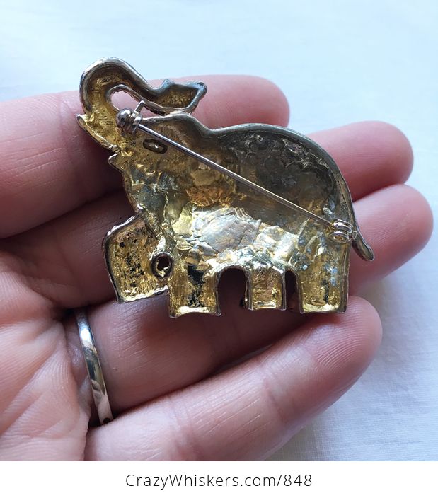 Fancy Textured Gold Toned Vintage Circus Elephant Brooch Pin - #gaaXaGGlXsQ-2