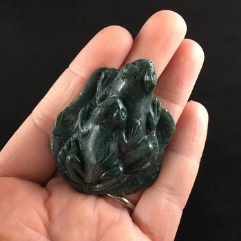 Frog Couple on a Lily Pad Carved Indian Agate Stone Pendant Jewelry #g2Sza0lfTsw