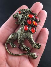 Large Angry Lion and Red Faceted Stone Pendant in Vintage Gold Tone #6mnStmrKjmc