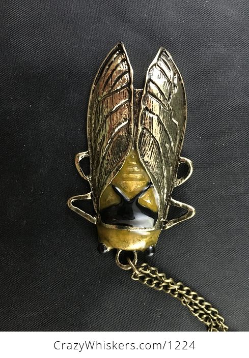 Large Cicada in Vintage Gold Tone Metal Finish - #FaZSqp4ybTE-3