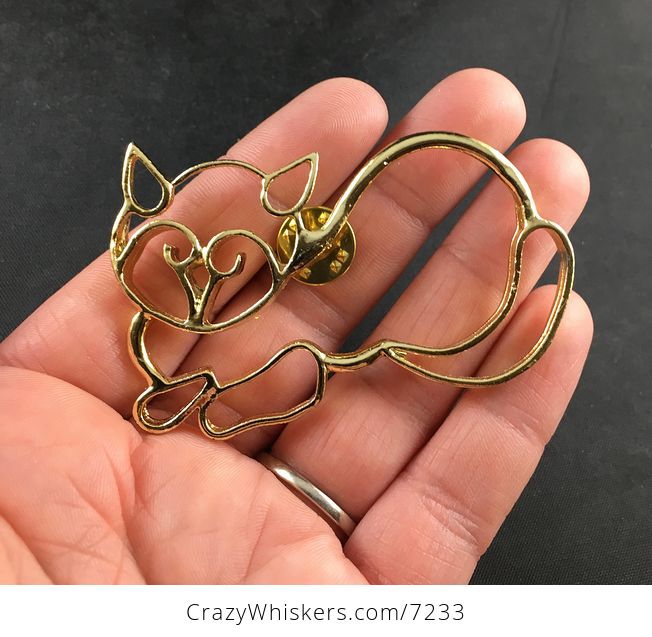 Large Shiny Gold Toned Resting Kitty Cat Outline Pin Brooch - #4InFMIXsZjY-1