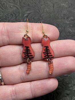 Rear View Ginger Orange Tabby Cat Dangly Tail Earrings #flBKXrbktZ4