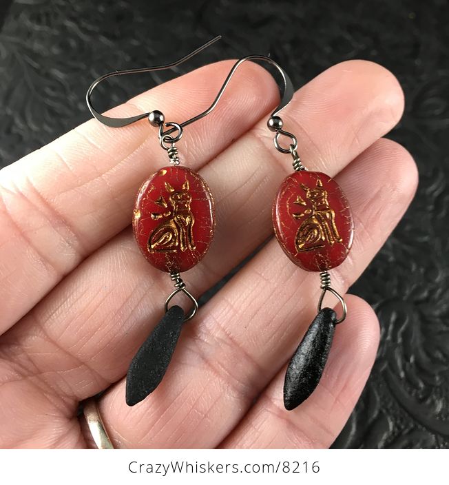 Red Black and Gold Glass Kitty Cat and Dagger Earrings - #8zs832tubwE-1