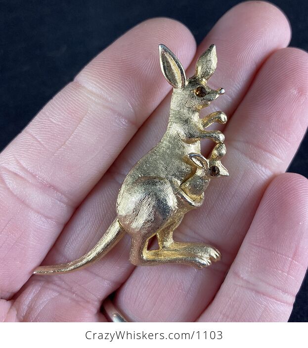 Vintage Gold Toned Avon Kangaroo and Moving Baby Joey with Ruby Red Gem Eyes Brooch Pin - #p1HytBjDE3g-1