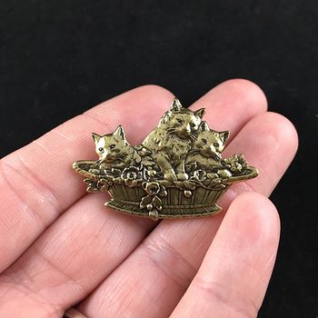 Vintage Gold Toned Cats in a Basket with Roses Jewelry Pin Brooch #OY93PJEHouA